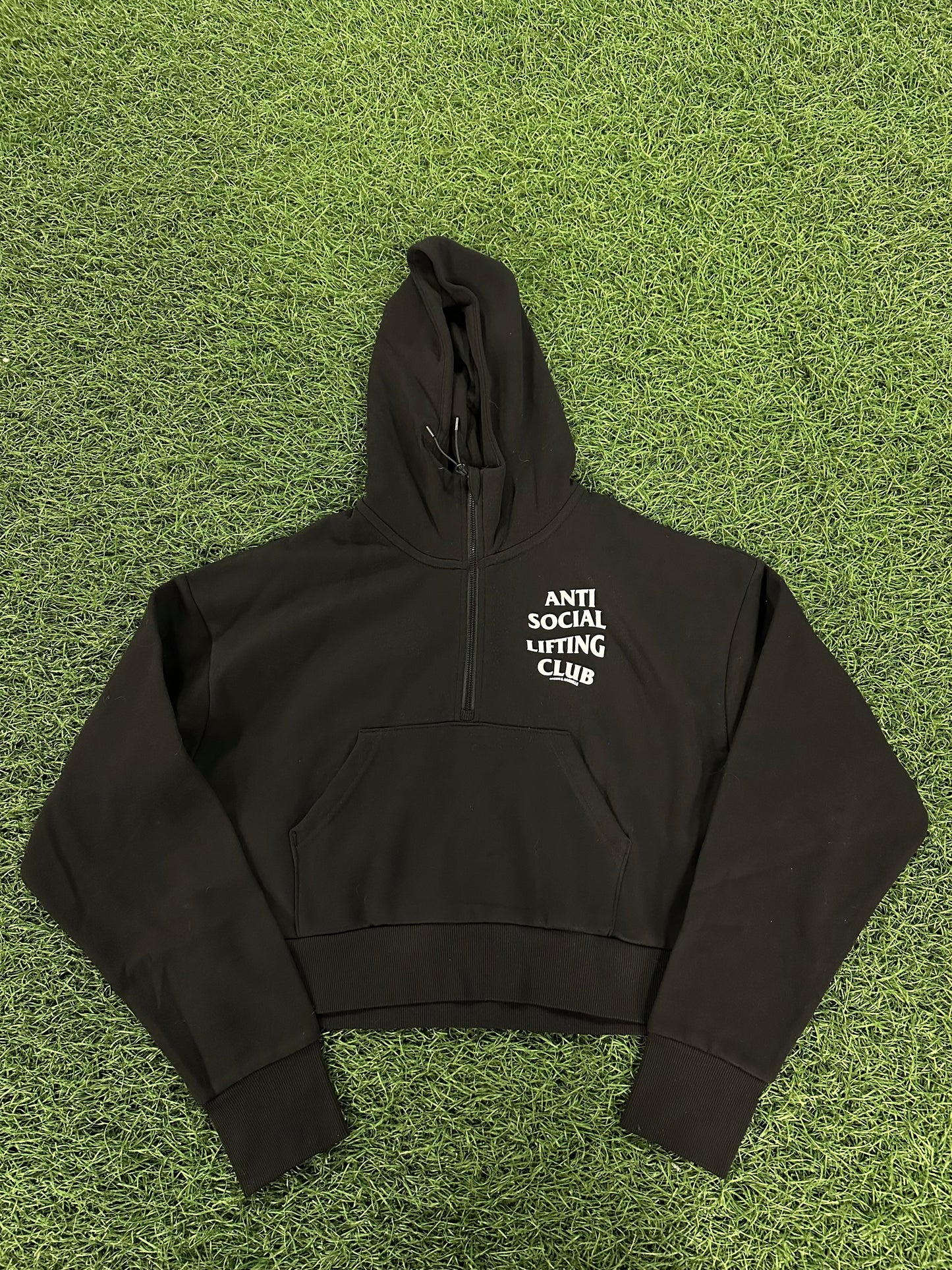 ANTI SOCIAL LIFTING CLUB 1/2 ZIP CROPPED HOODIE (Black/White)